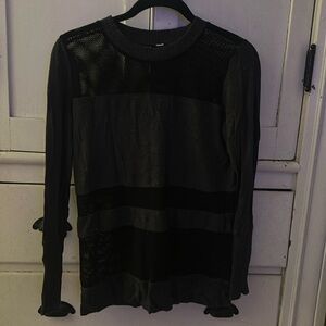 Alo yoga long sleeve top part black mesh and gray
